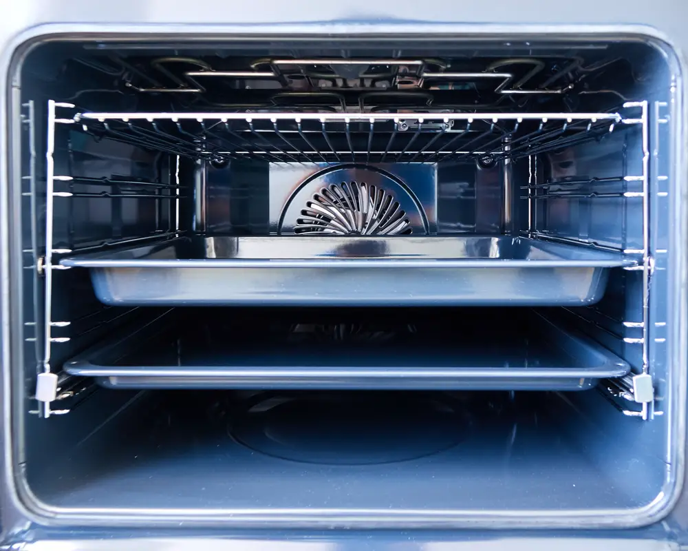 a-high-quality-oven-that-has-ample-space-for-cooking-large-quantities