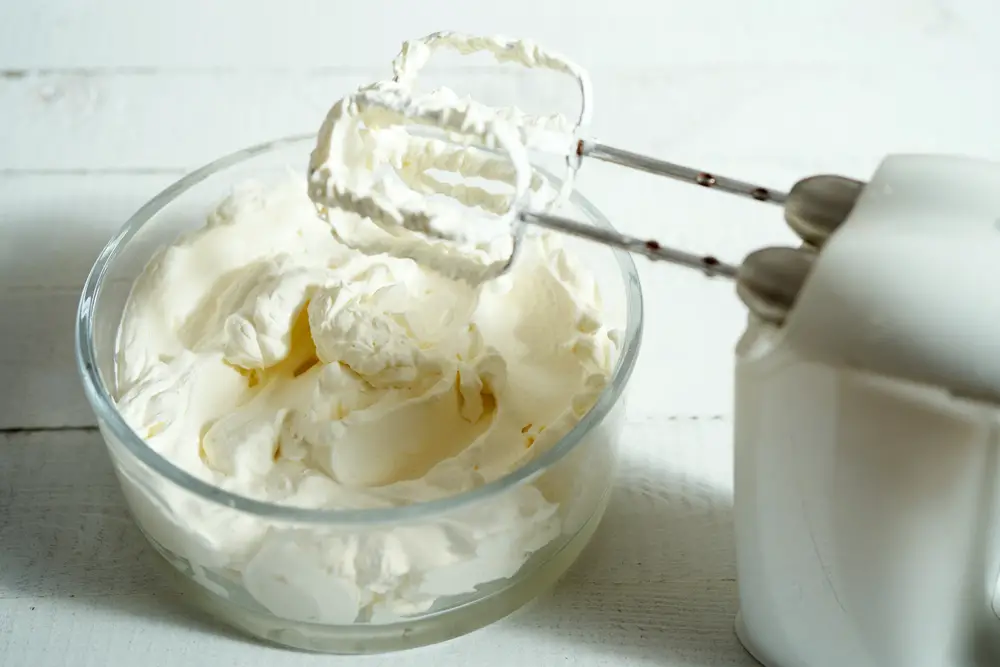 how to whip cream using a hand mixer