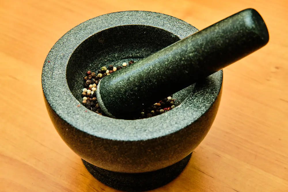 how to use a pestle and mortar