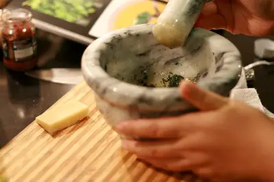 making basil purée